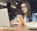 Soporte de Celular Creativo con Personaje para Corte Láser
