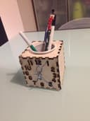 Organizador de Escritorio y Porta Lapiceros con Reloj Plantilla DXF
