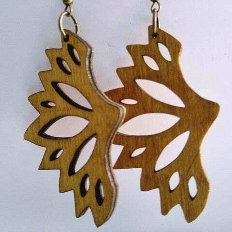 Elegant Leaf Motif Laser Cut Earrings SVG Vector File