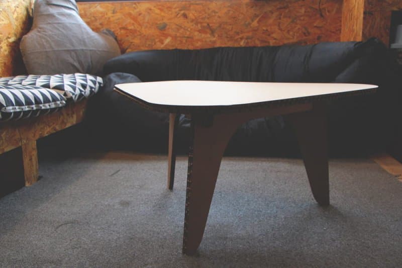 Mesa de Centro Triangular Minimalista Vector para Láser (DXF)