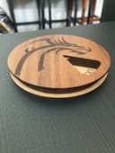 Organizador de Pílulas Rotativo com Dragão Arquivo Vetorial SVG