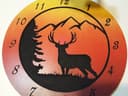 Archivo Vectorial de Reloj con Ciervo y Montañas para Corte Láser DXF