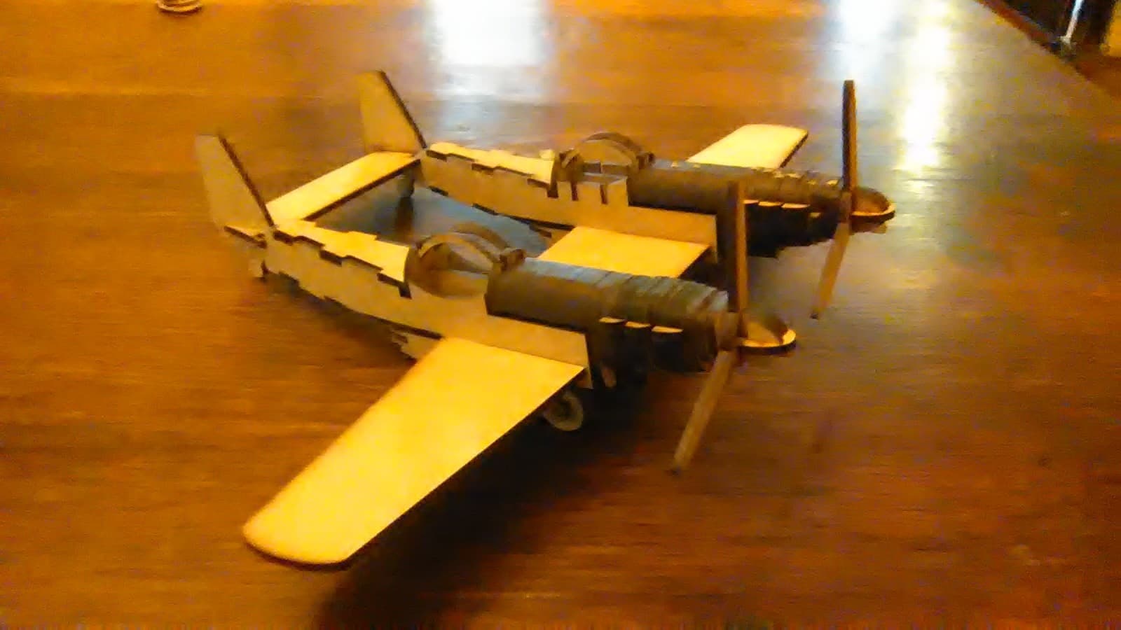 Archivo DXF de Avión de Caza Twin Mustang para Corte Láser