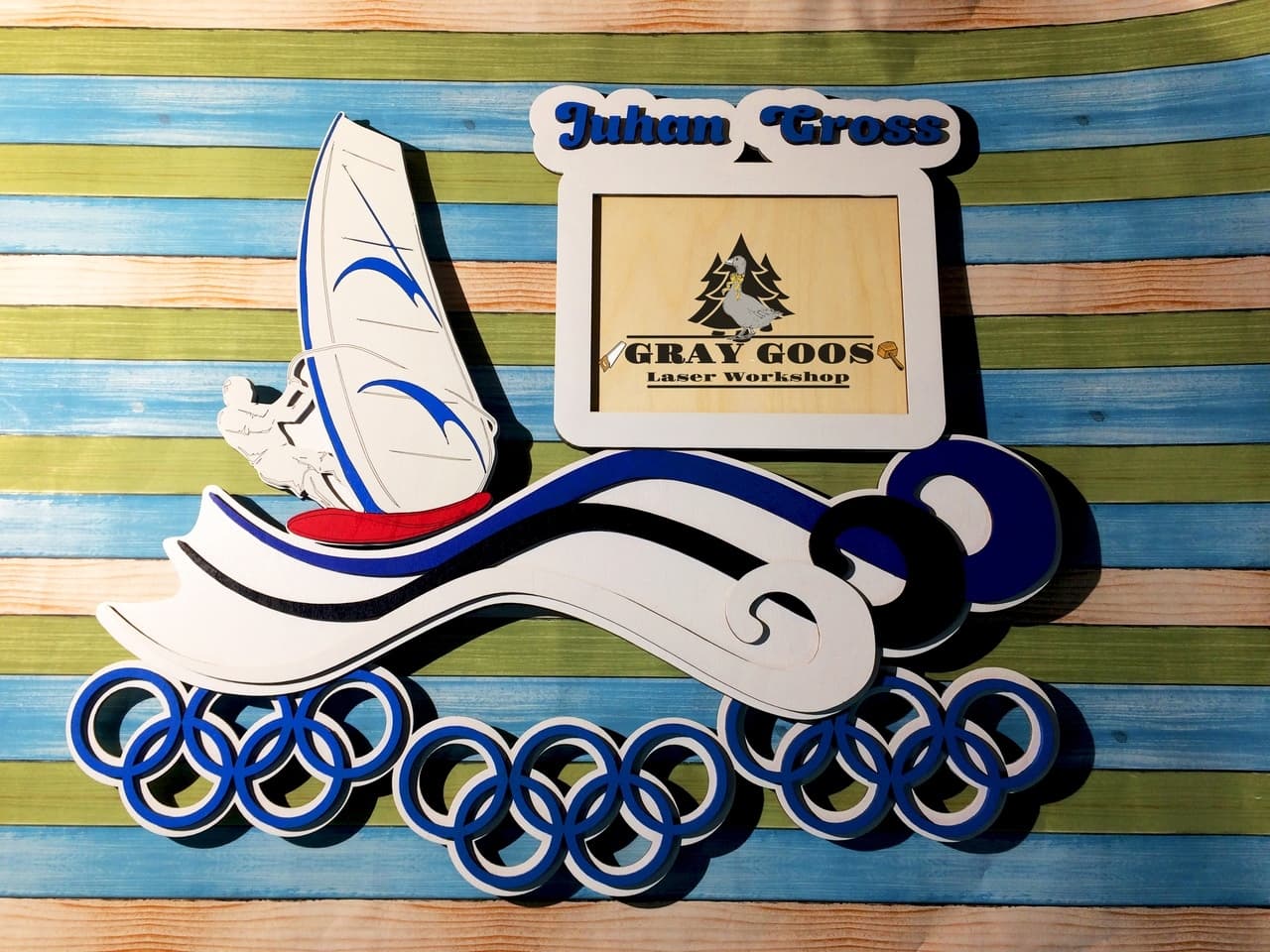 Colgador de Medallas Windsurf Archivo Vectorial para Láser