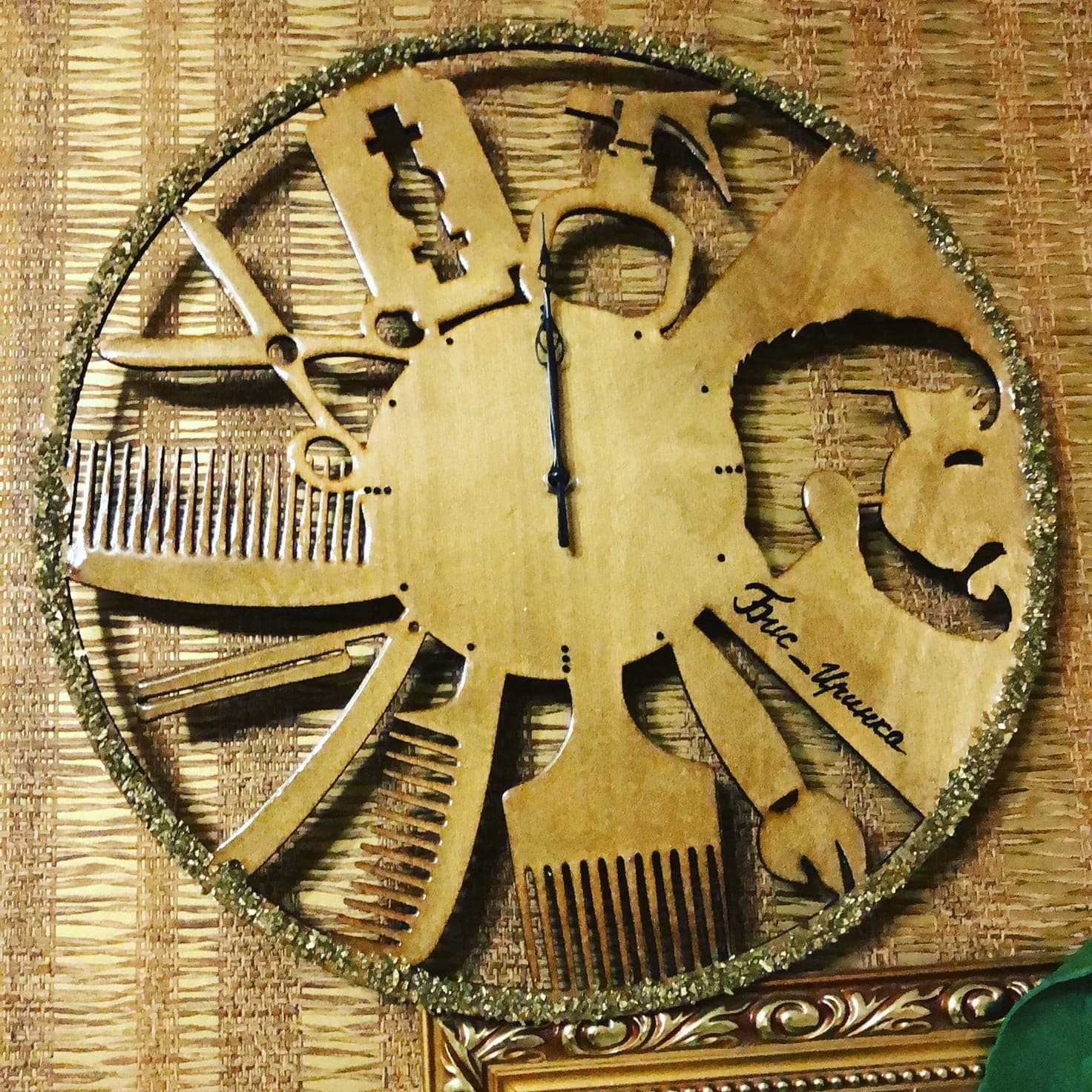 Barber Shop Hairdresser Wall Clock Laser Cut Vector File