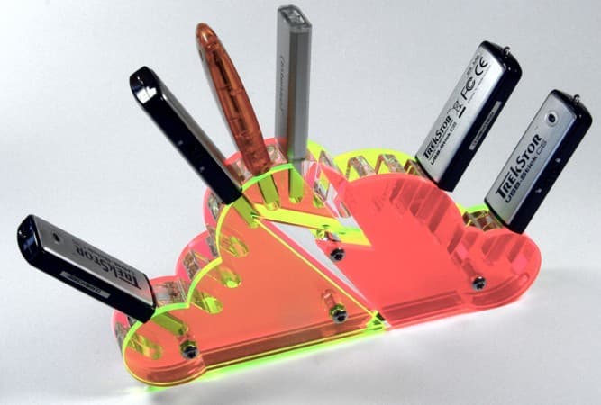 Cloud-Shaped USB Flash Drive Organizer Stand Laser Cut Vector
