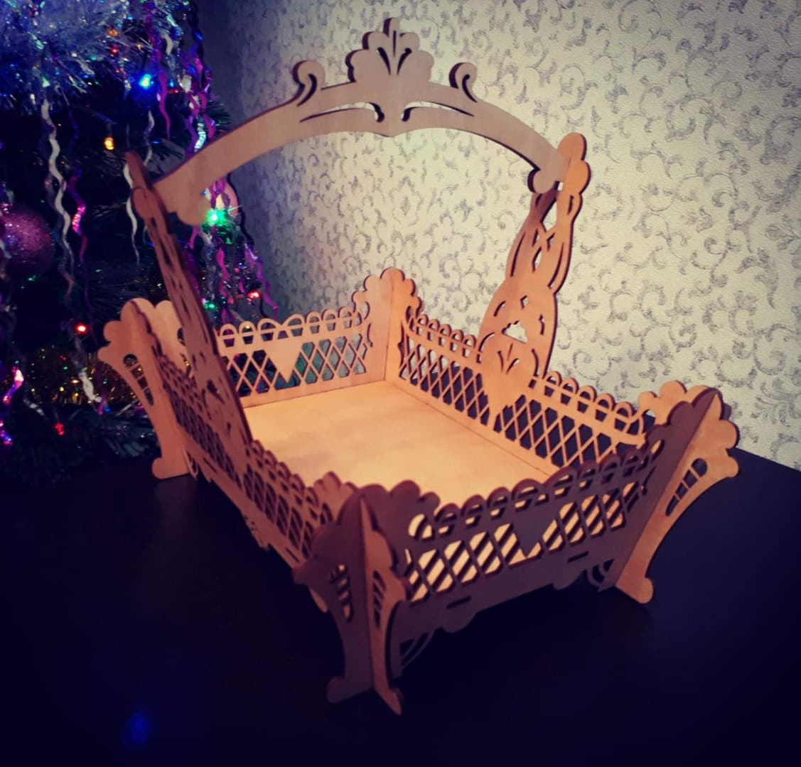 Elegant Decorative Fruit Basket with Handle Laser Cut Vector