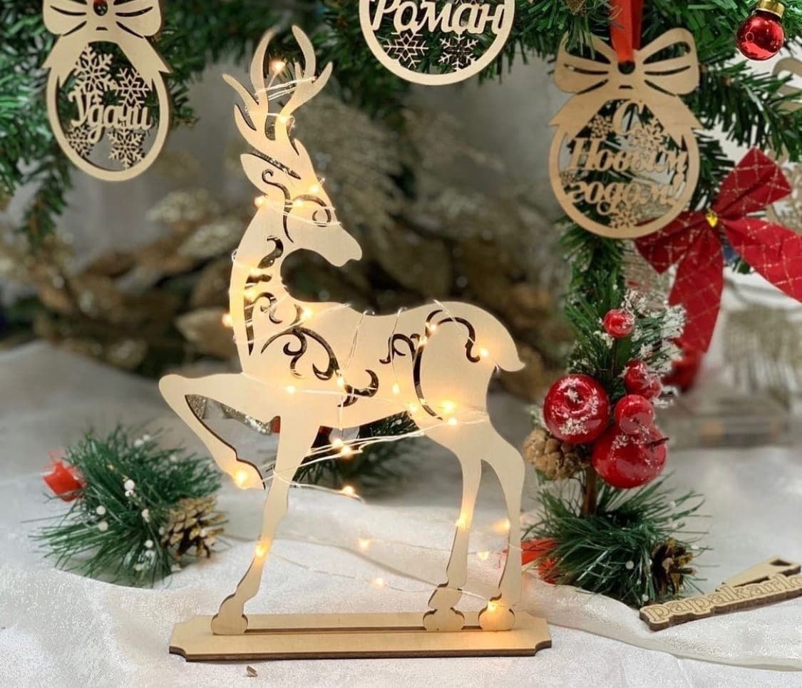 Elegant Laser Cut Christmas Deer Table Decor Vector File