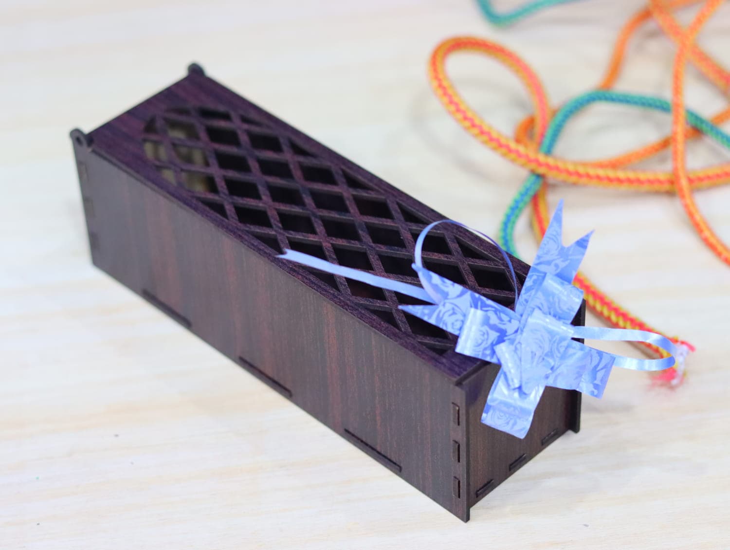 Elegant Laser Cut Gift Box with Lattice Lid Vector Design