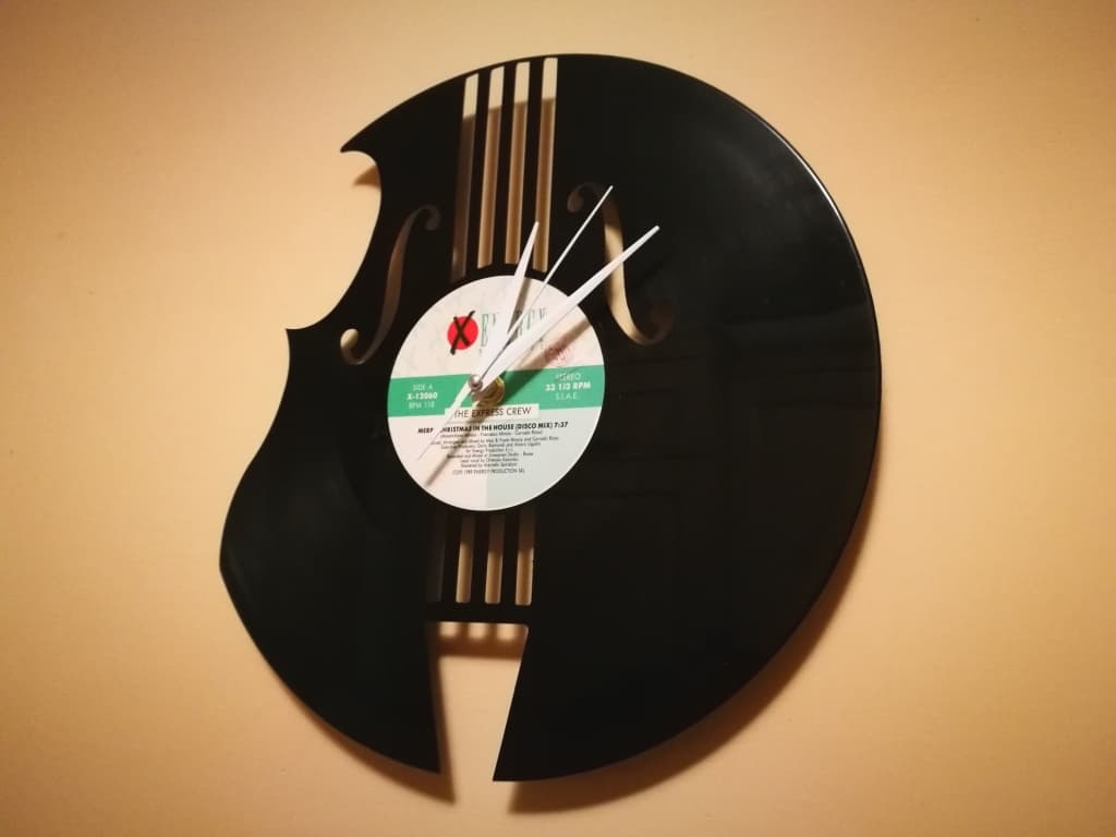 Violin Shaped Vinyl Record Wall Clock DXF Vector File